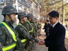 [2016. 1.14] 이효인 행정부총장과 정천영 교학부총장 입영학생 위문방문