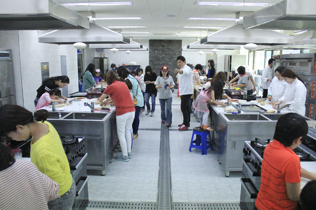 [2014. 5. 9]혜천대학교, 부모와 함께하는 요리교실 운영